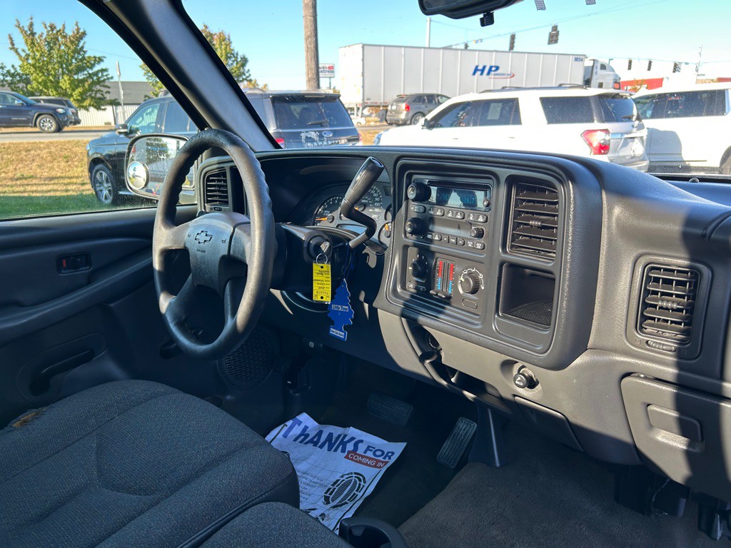2005 Chevrolet Silverado 1500 Image 12
