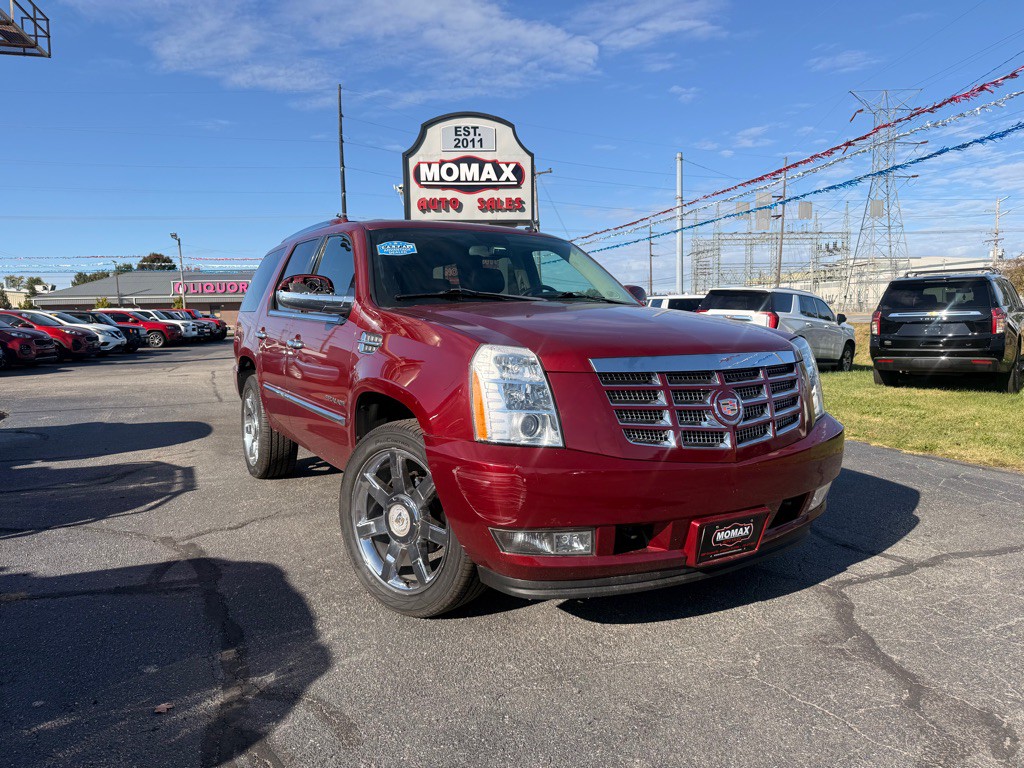 2010 Cadillac Escalade Image 2