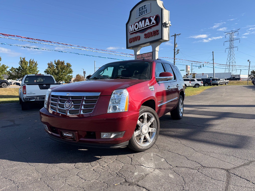 2010 Cadillac Escalade Image 4