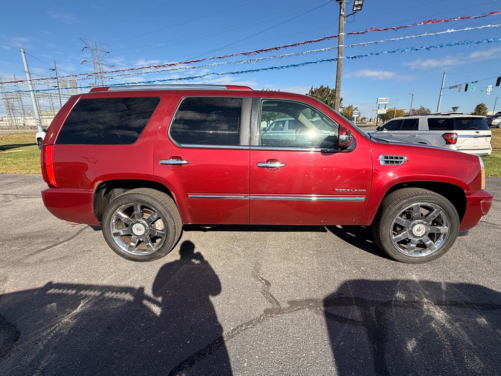 2010 Cadillac Escalade Image 7
