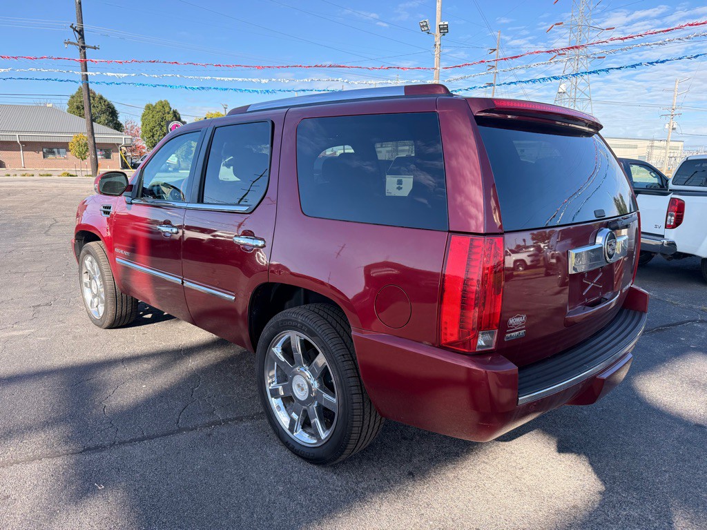 2010 Cadillac Escalade Image 10