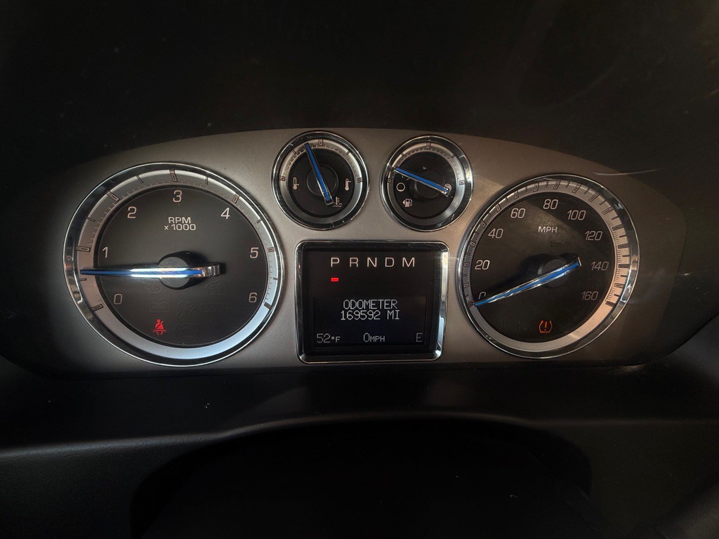 2010 Cadillac Escalade Image 11