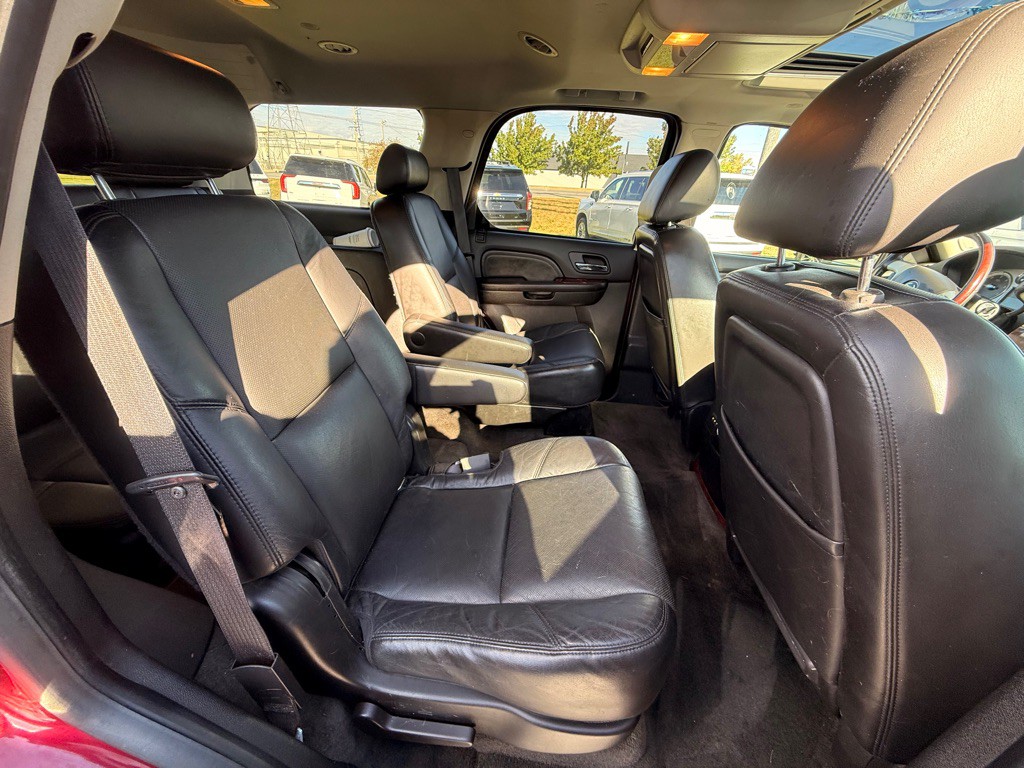 2010 Cadillac Escalade Image 19