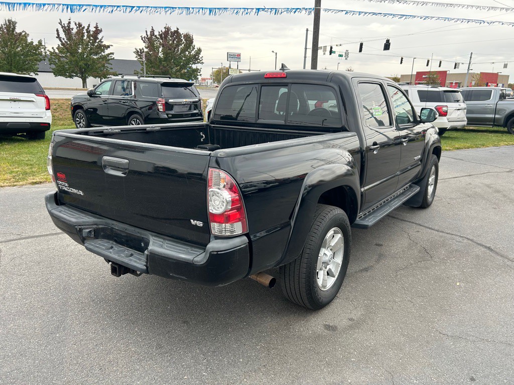 2015 Toyota Tacoma Image 9