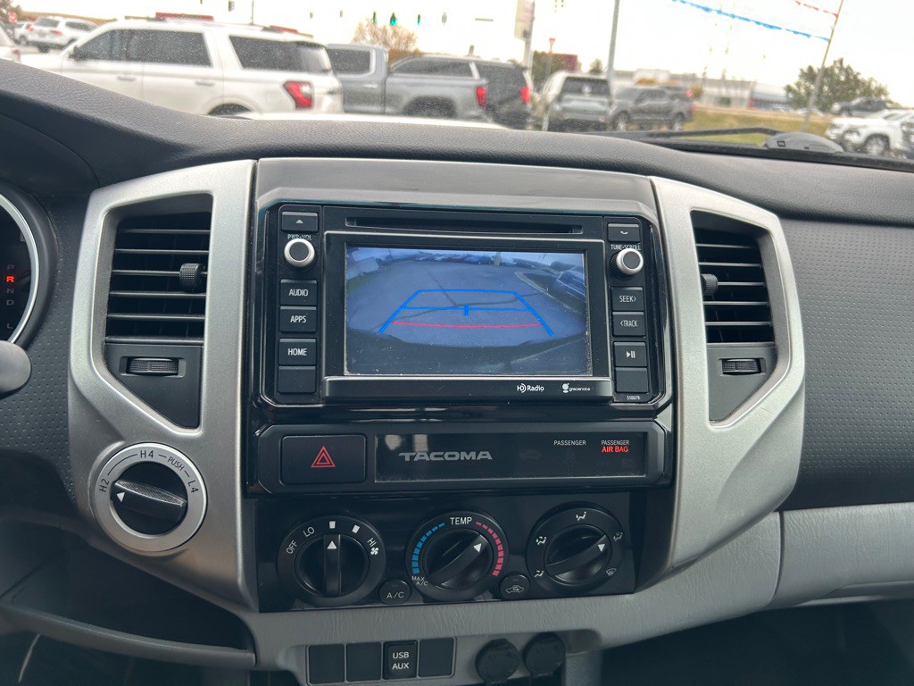 2015 Toyota Tacoma Image 19