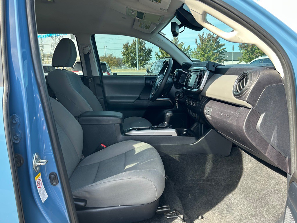 2019 Toyota Tacoma Image 11