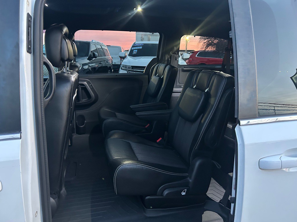 2017 Dodge Grand Caravan Image 15