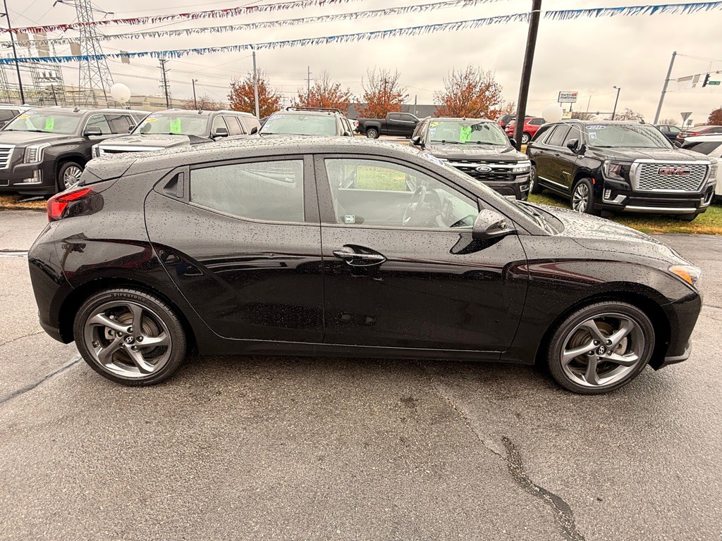 2020 Hyundai Veloster Image 8