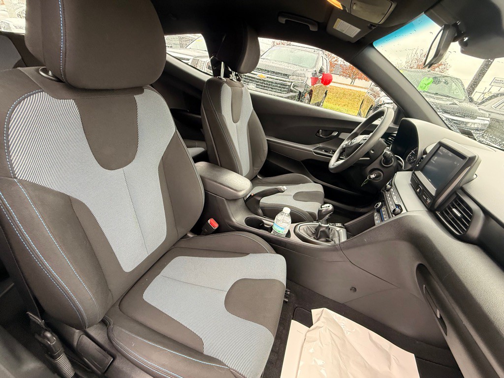 2020 Hyundai Veloster Image 16
