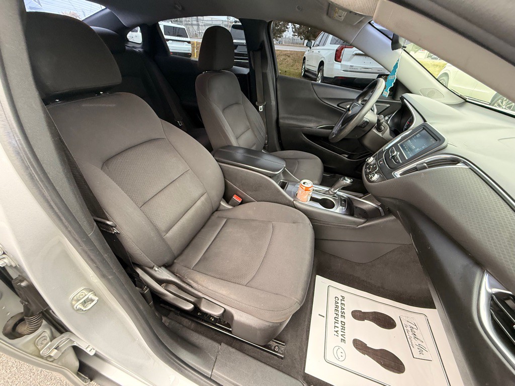 2016 Chevrolet Malibu Image 16