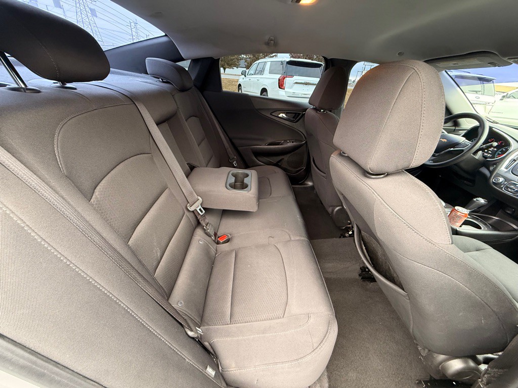 2016 Chevrolet Malibu Image 17