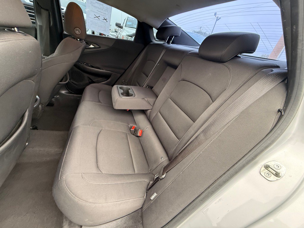 2016 Chevrolet Malibu Image 18