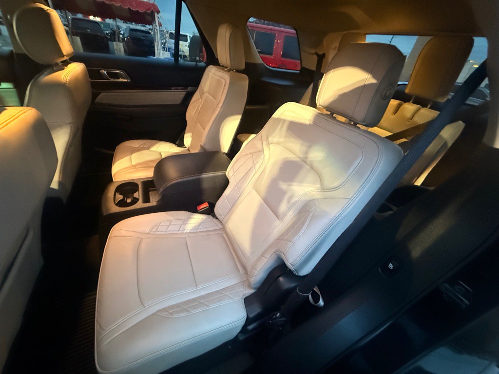 2016 Ford Explorer Image 20