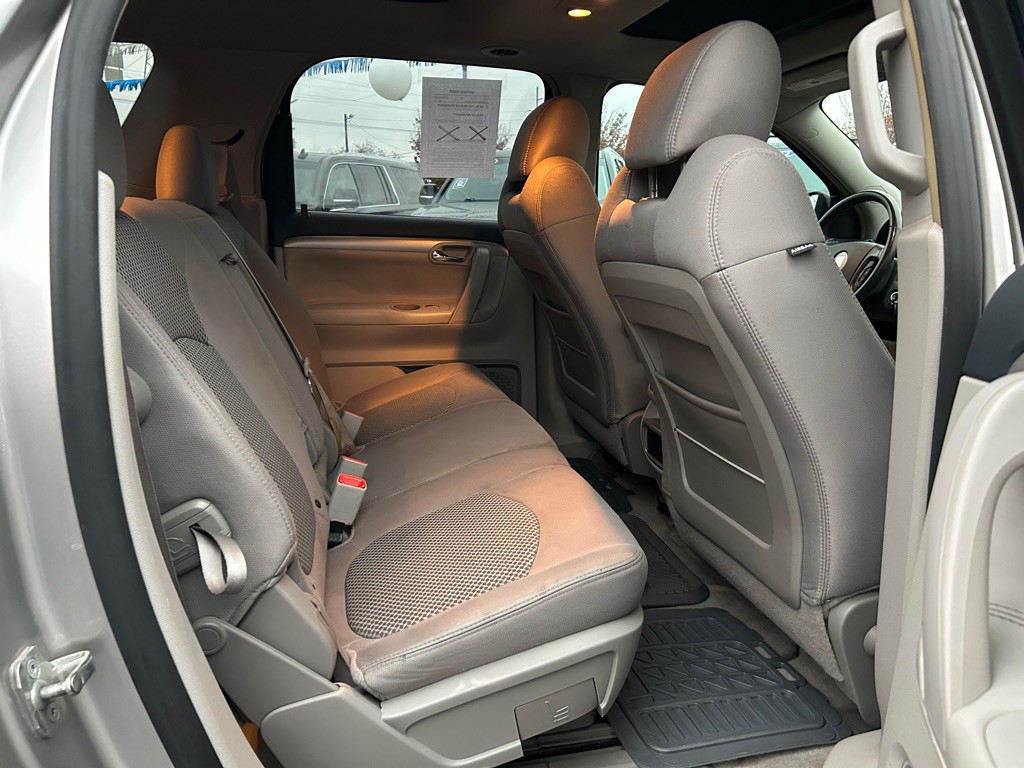 2008 Saturn Outlook Image 12