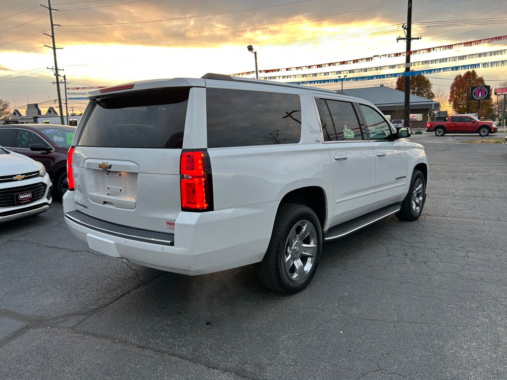 2016 Chevrolet Suburban Image 9