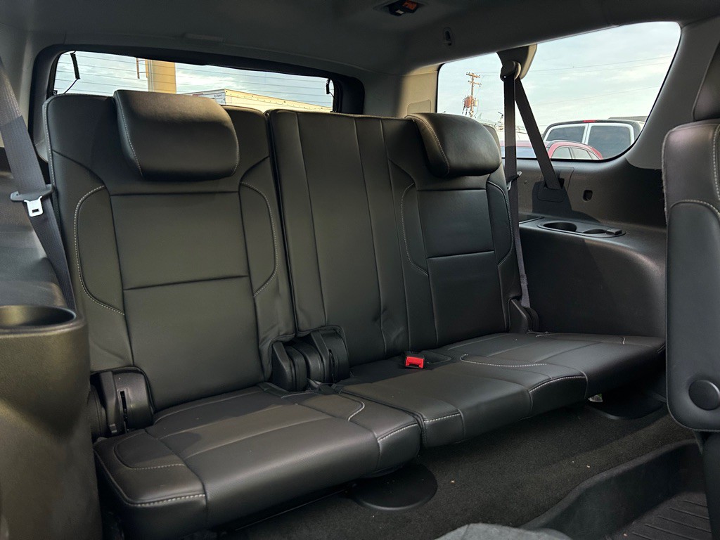 2016 Chevrolet Suburban Image 13