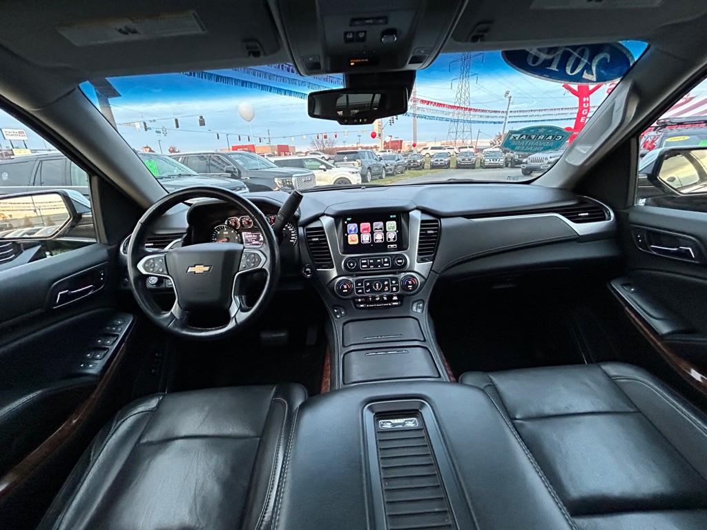 2016 Chevrolet Suburban Image 17