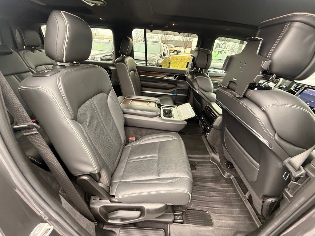 2022 Jeep Grand Cherokee Image 21