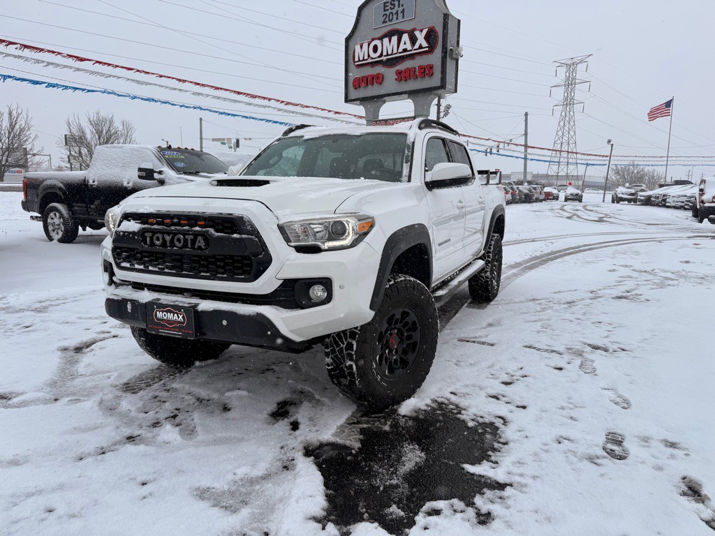 2017 Toyota Tacoma Image 4