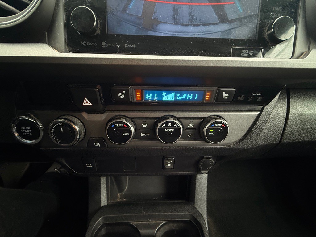 2017 Toyota Tacoma Image 14