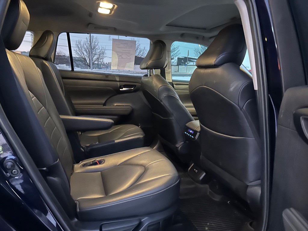 2020 Toyota Highlander Image 12