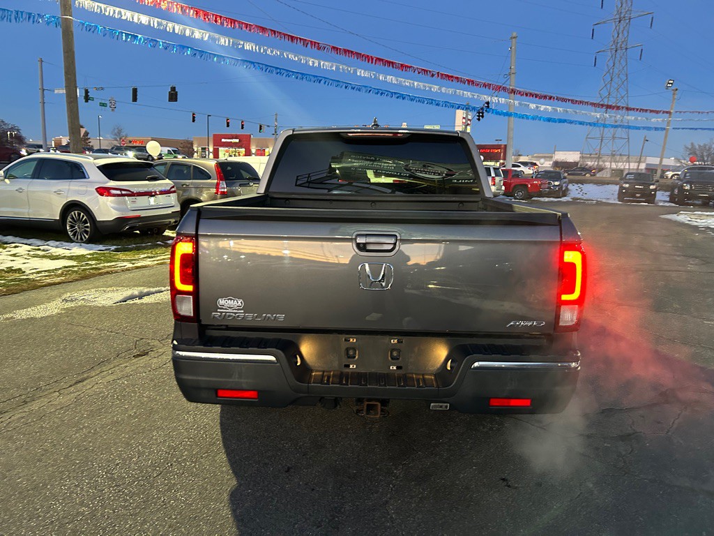 2017 Honda Ridgeline Image 8