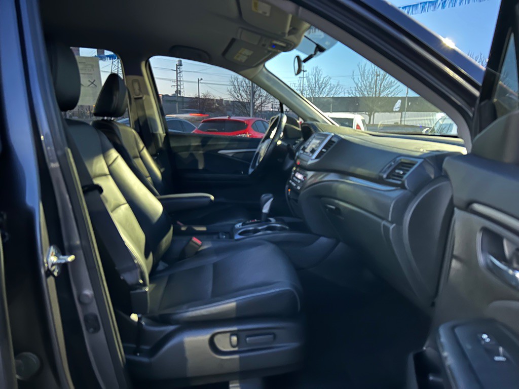 2017 Honda Ridgeline Image 11