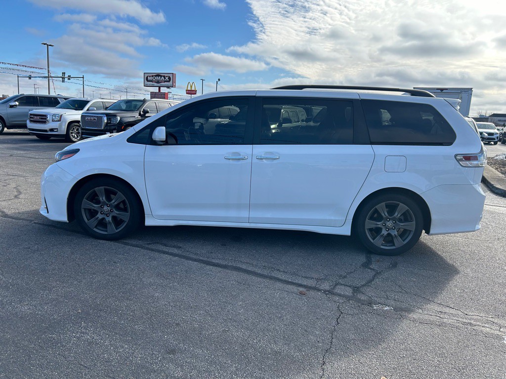 2020 Toyota Sienna Image 6