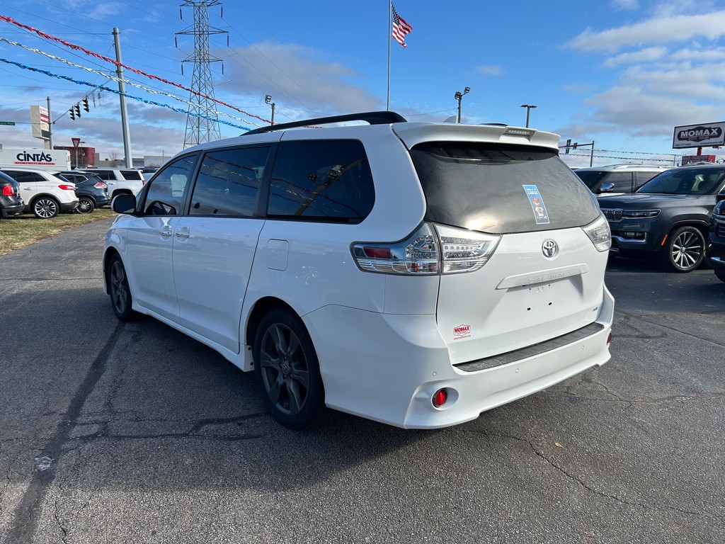 2020 Toyota Sienna Image 7
