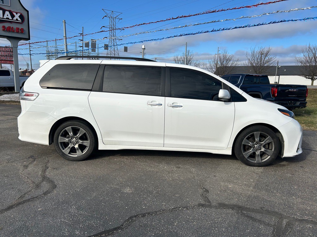 2020 Toyota Sienna Image 10