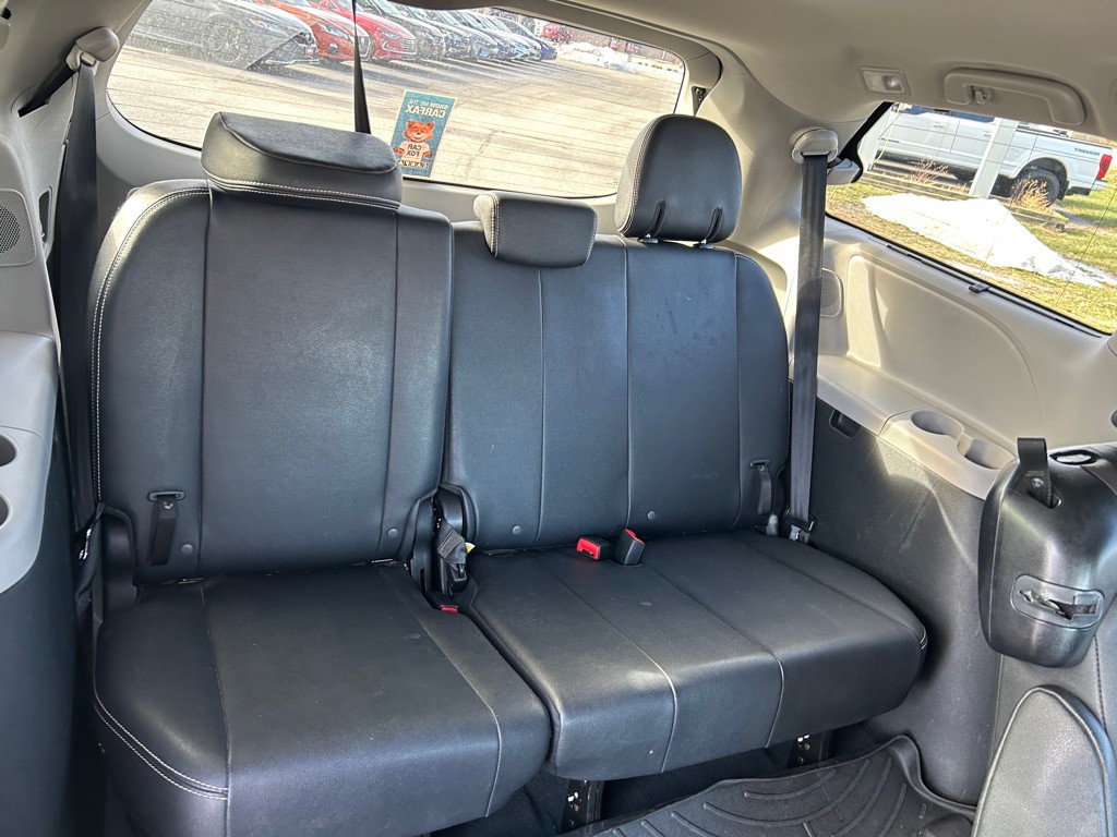 2020 Toyota Sienna Image 13