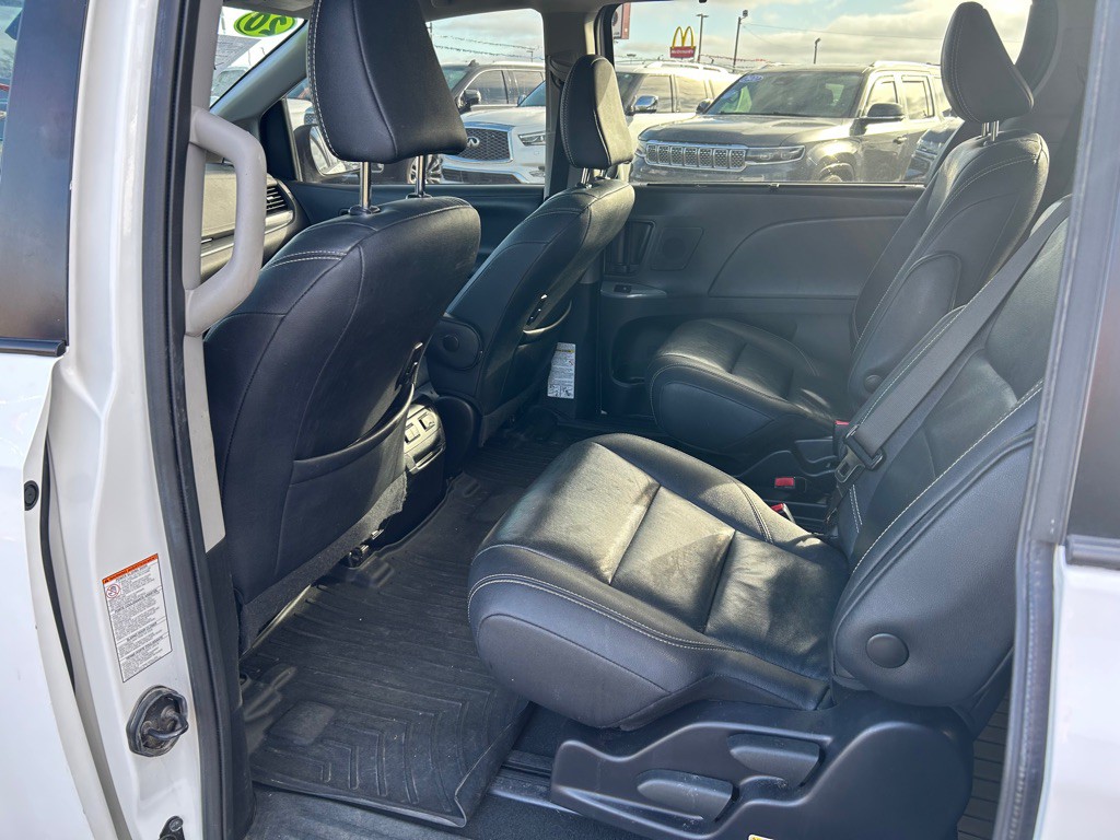 2020 Toyota Sienna Image 15