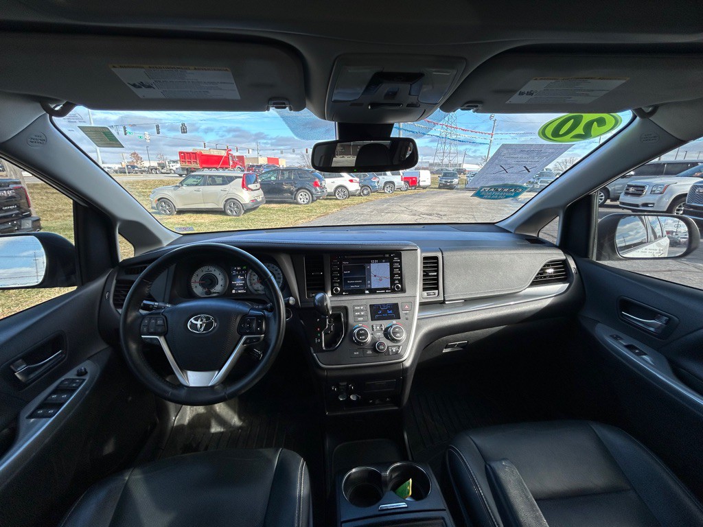 2020 Toyota Sienna Image 17