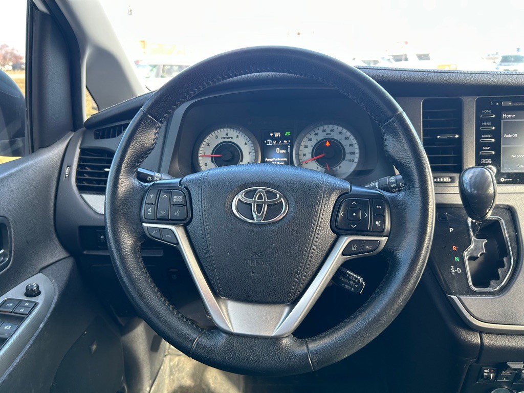 2020 Toyota Sienna Image 18