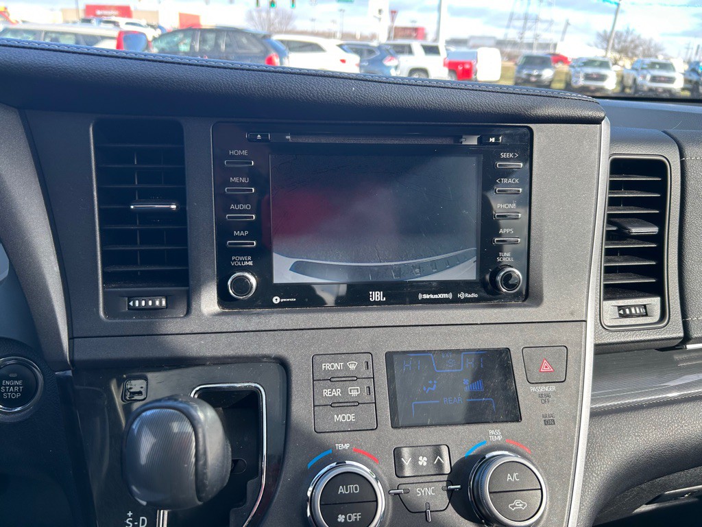 2020 Toyota Sienna Image 21
