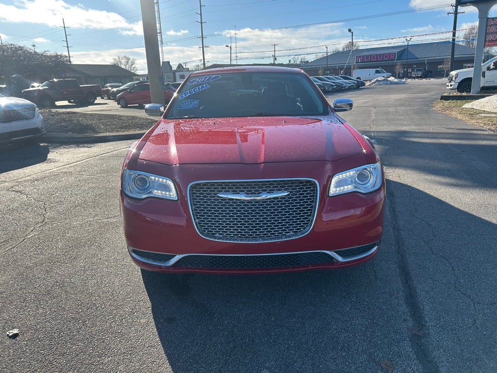 2017 Chrysler 300 Image 3