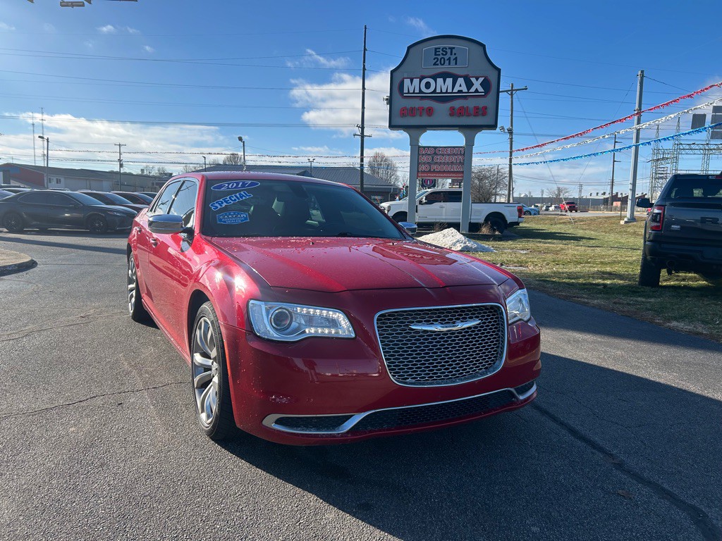 2017 Chrysler 300 Image 4