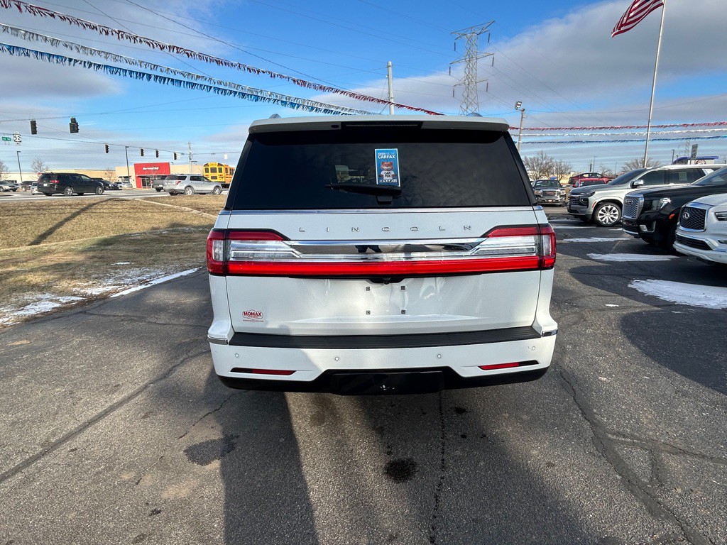 2020 Lincoln Navigator Image 8