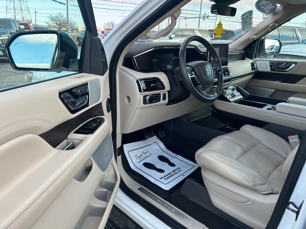 2020 Lincoln Navigator Image 16