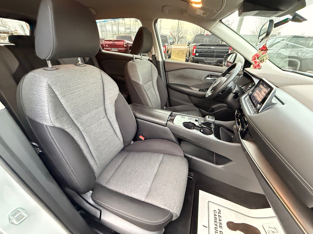 2021 Nissan Rogue Image 17