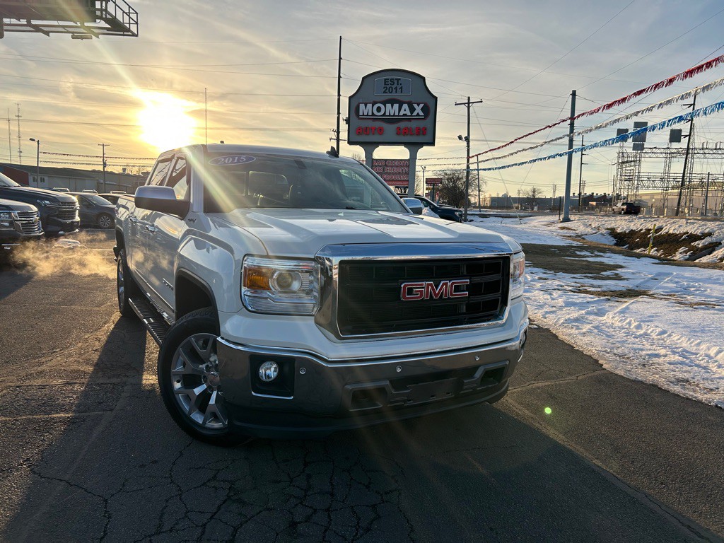 2015 GMC Sierra Image 1