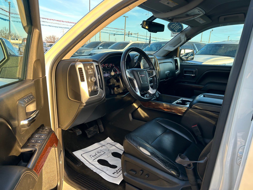 2015 GMC Sierra Image 16