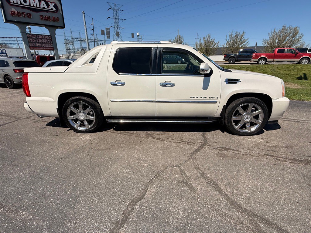2008 Cadillac Escalade Image 8