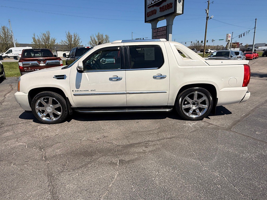 2008 Cadillac Escalade Image 9