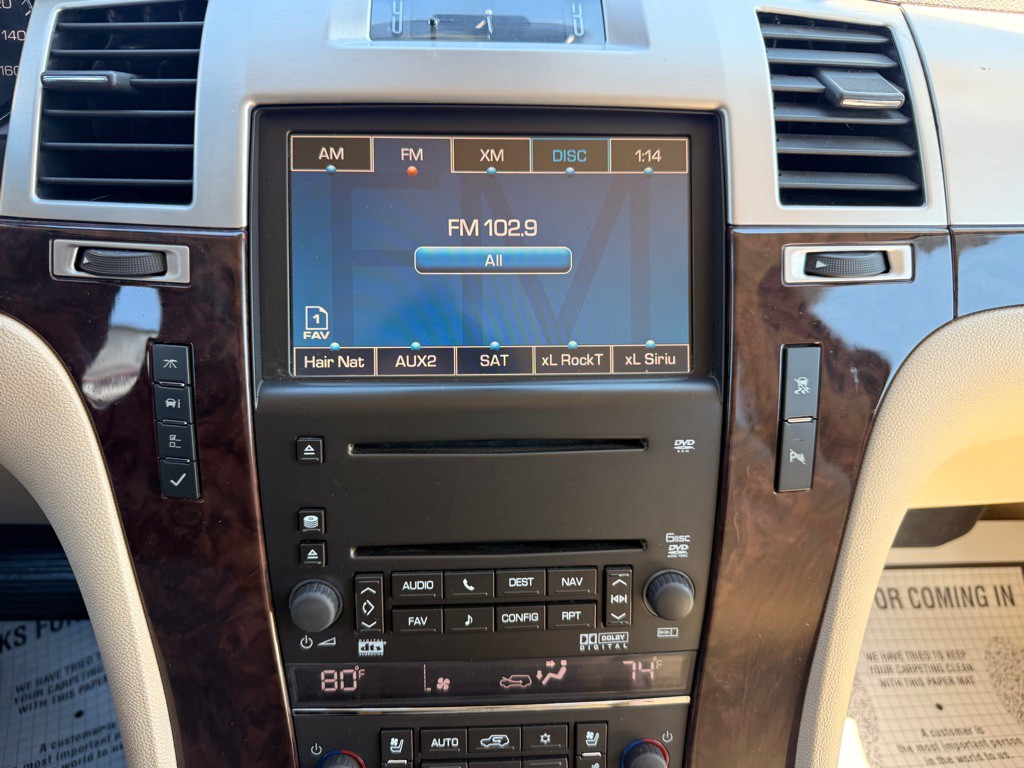 2008 Cadillac Escalade Image 12