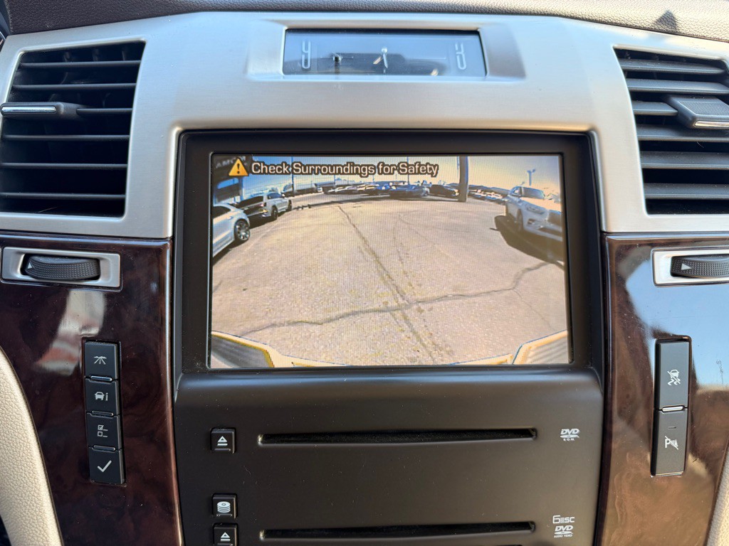 2008 Cadillac Escalade Image 14