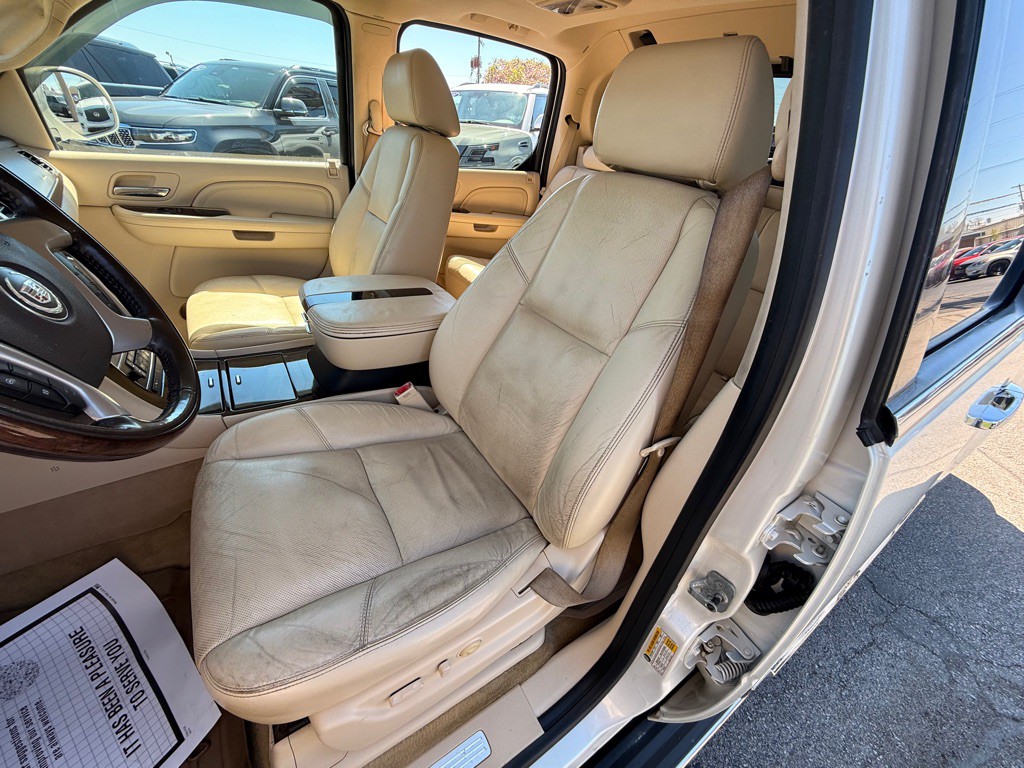 2008 Cadillac Escalade Image 15
