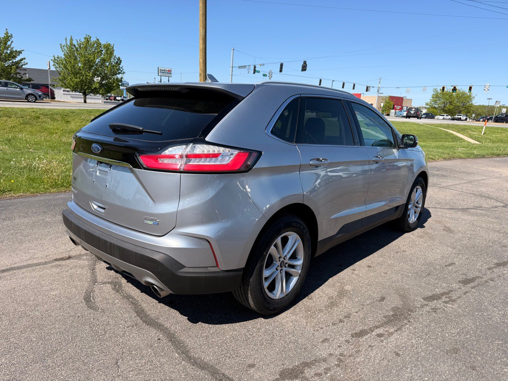 2020 Ford Edge Image 8