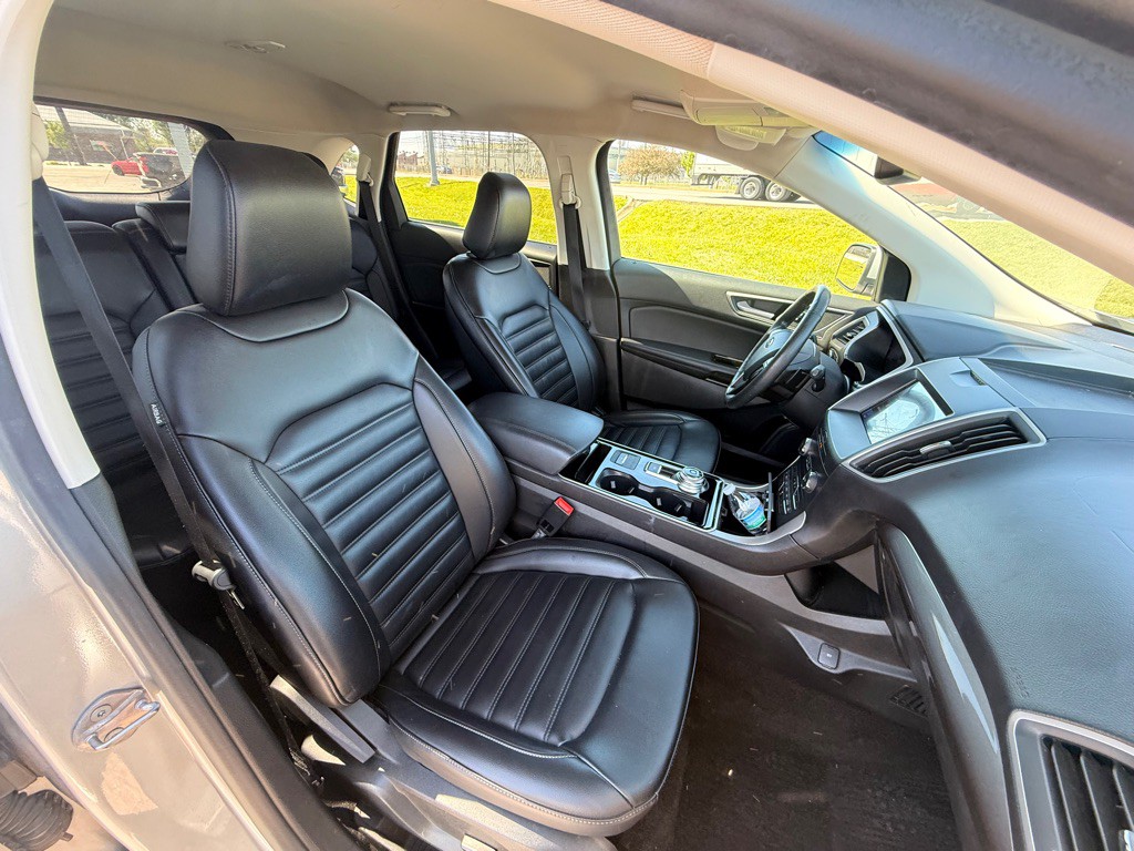 2020 Ford Edge Image 18
