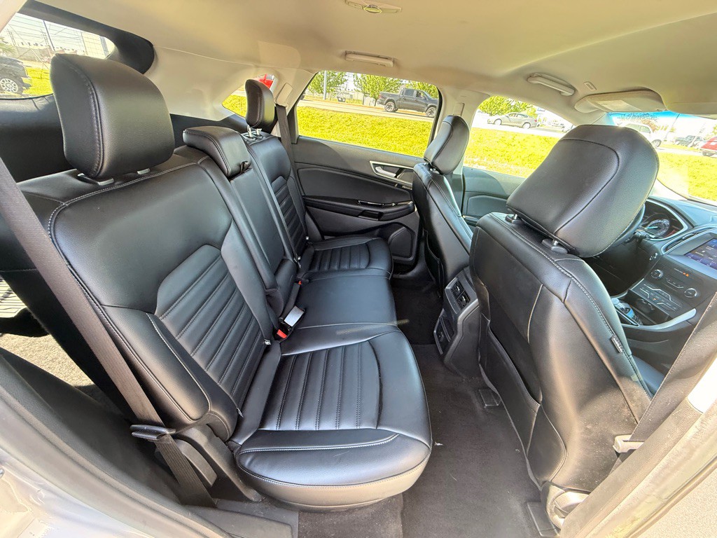 2020 Ford Edge Image 19
